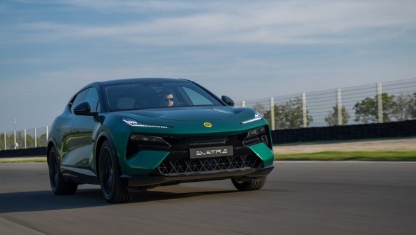 Kích thước đồ sộ của Lotus Eletre: SUV điện cỡ  lớn phân khúc hạng sang
